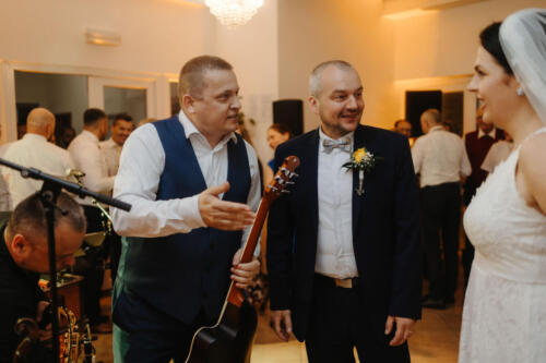 MM-693
